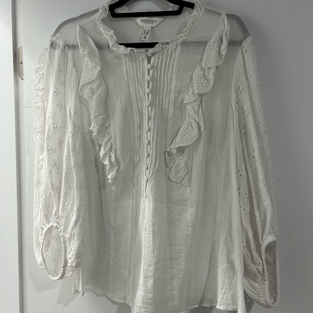 🔸Additionelle - White 3/4 length sheer eyelet top - Size 2🔸